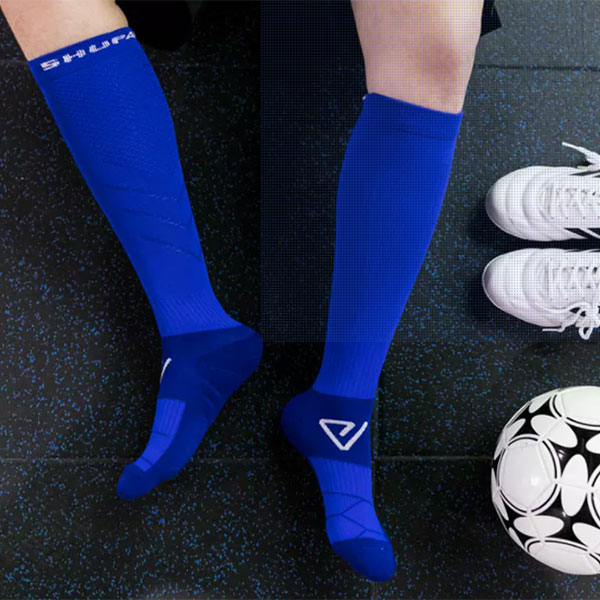 Van decoratie tot functie: de historische evolutie van de lengte van het voetbalsok en de impact ervan op de prestaties van de speler